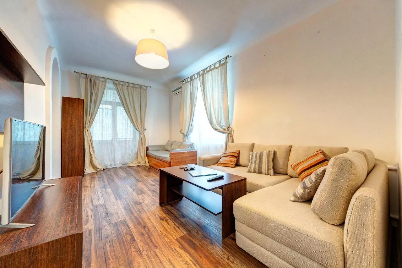 Comfortable Apartment Klovs'Kyi Descent, 13 Kiev