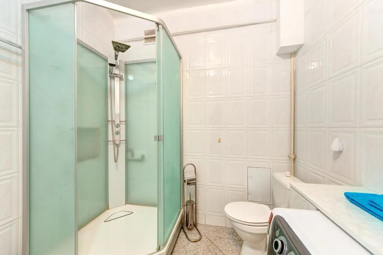 Comfortable Apartment Klovs'Kyi Descent, 13 Kiev