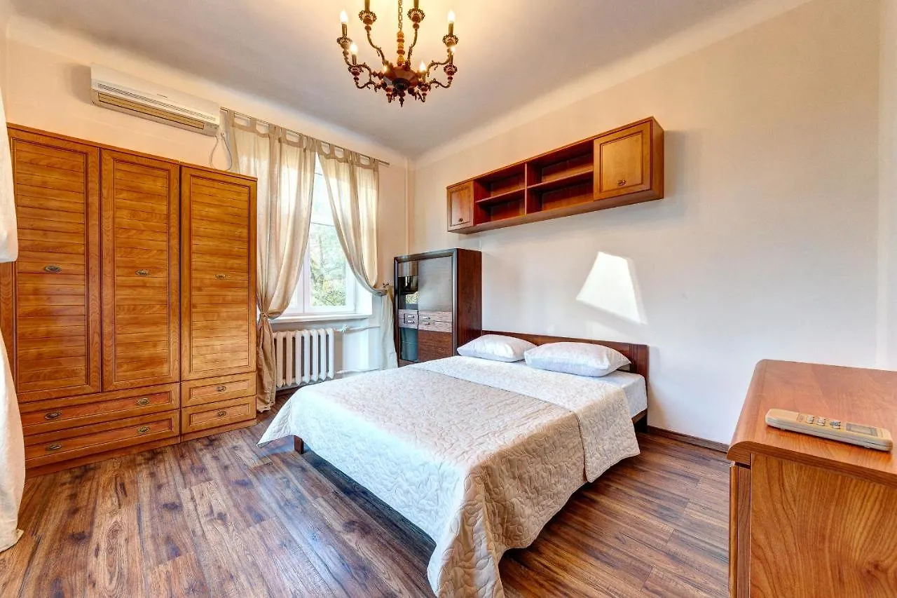 Comfortable Apartment Klovs'Kyi Descent, 13 Kiev